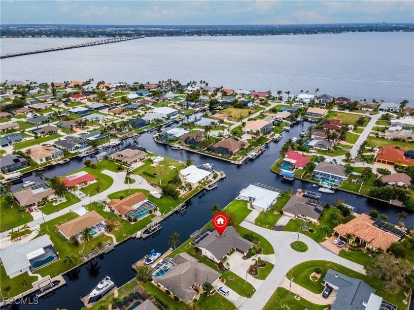 DIRECT GULF ACCESS CANAL, NEVER FLOODED ! Welcome to this - Beach Home for sale in Cape Coral, Florida on Beachhouse.com