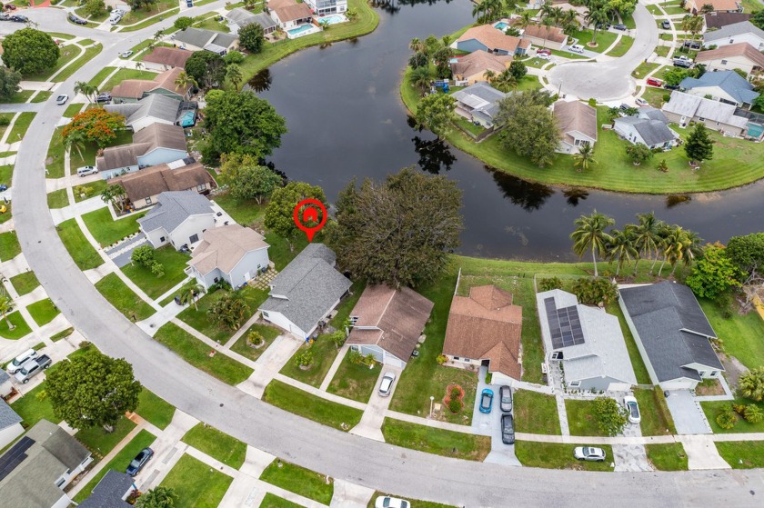 Single family home 3 bedroom, 2 bath, 1 car garage, Vaulted - Beach Home for sale in West Palm Beach, Florida on Beachhouse.com