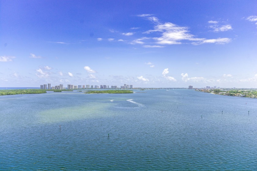 LUXURY WATERFRONT CONDO, FULLY REMODELED WITH THE HIGHEST - Beach Condo for sale in North Palm Beach, Florida on Beachhouse.com
