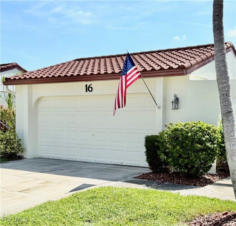 PRICED TO SELL! Golf Course Villa in Punta Gorda Isles. Welcome - Beach Home for sale in Punta Gorda, Florida on Beachhouse.com