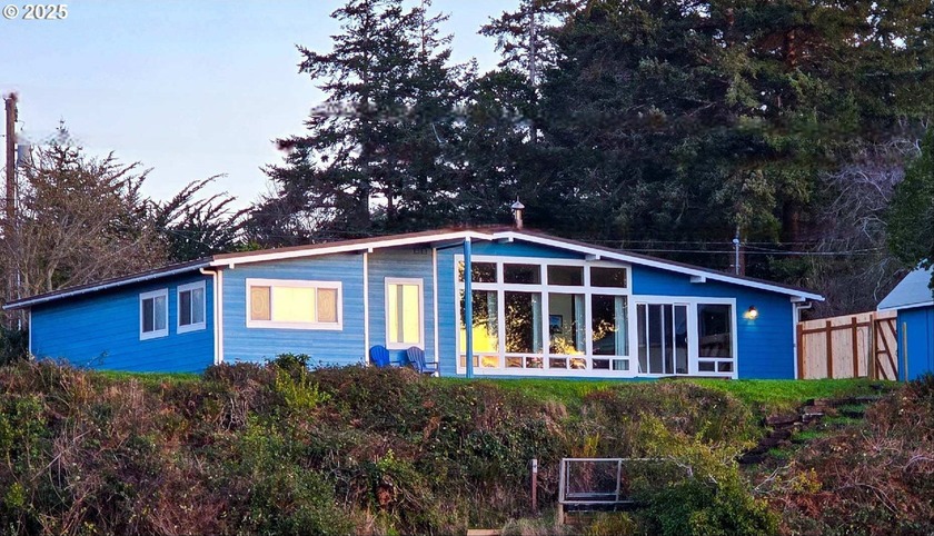 Substantial price reduction, Seller is motivated! Bring - Beach Home for sale in Portorford, Oregon on Beachhouse.com