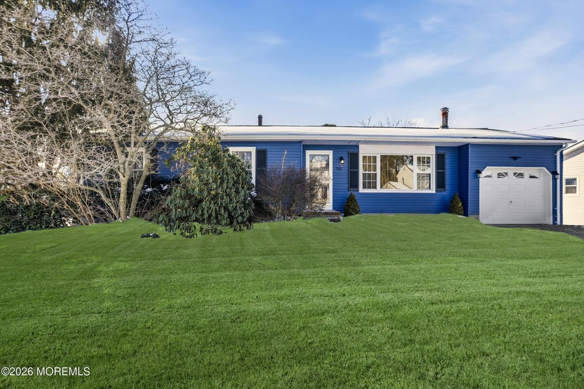 Tastefully appointed 3 bed ranch WITH FULL BASEMENT in Pine Lake - Beach Home for sale in Toms River, New Jersey on Beachhouse.com