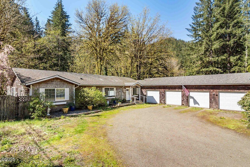 Welcome to peaceful country living! This classic ranch home - Beach Home for sale in Otis, Oregon on Beachhouse.com