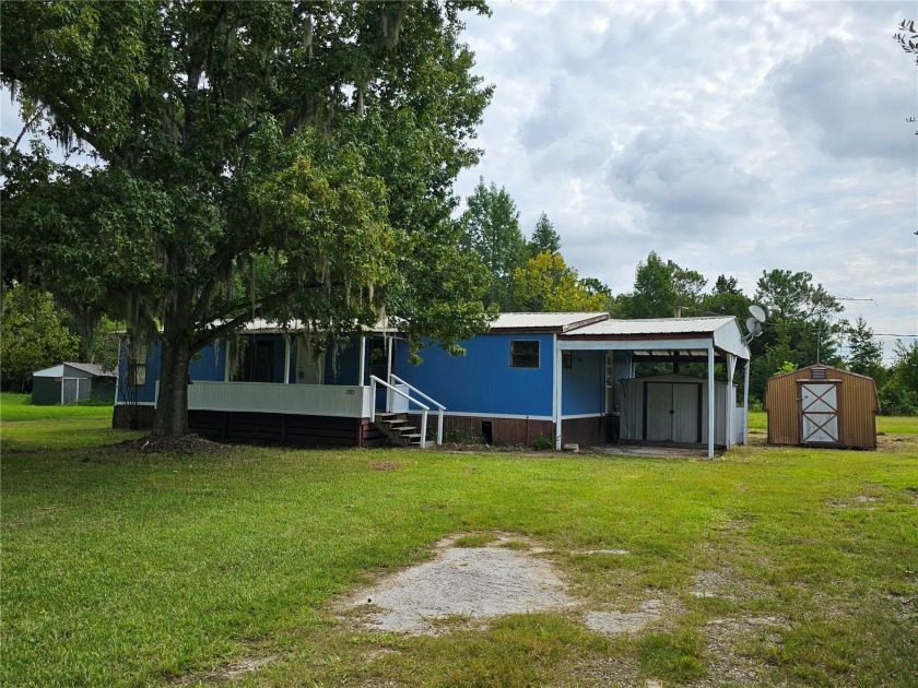 Attention DIY enthusiasts and investors! This charming 3 bedroom - Beach Home for sale in Bunnell, Florida on Beachhouse.com