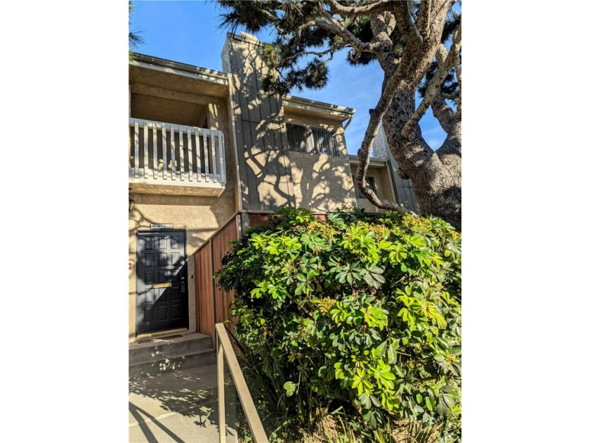 Redondo Beach Villa - Amazing Location with Endless Potential! - Beach Condo for sale in Redondo Beach, California on Beachhouse.com