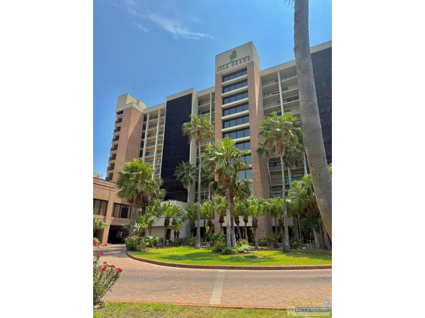 This fully furnished 2 bed, 2 bath condo offers everything you - Beach Condo for sale in South Padre Island, Texas on Beachhouse.com