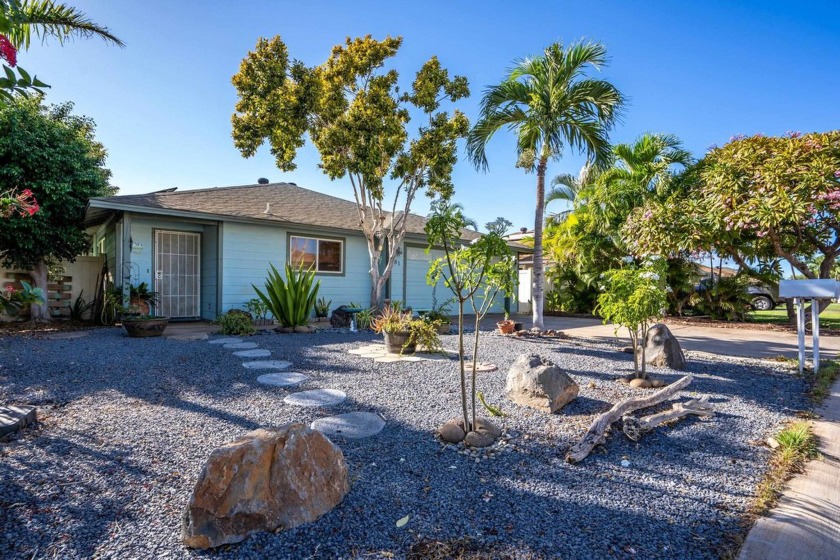 Perfect location, this single level home sits on the inner - Beach Home for sale in Kihei, Hawaii on Beachhouse.com