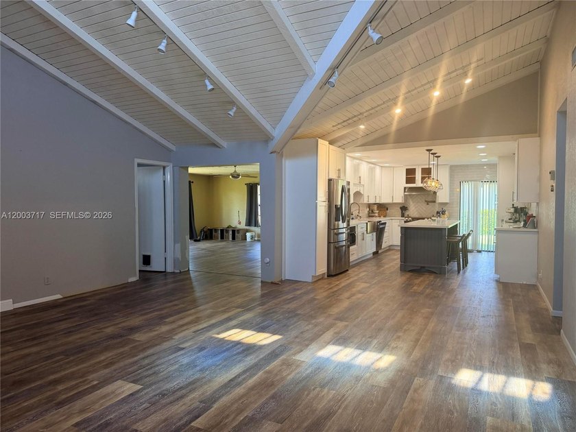 *This golf course property represents a fantastic opportunity to - Beach Home for sale in Tamarac, Florida on Beachhouse.com