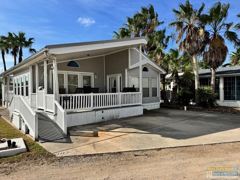 Highly Motivated! This extremely spacious park model with island - Beach Home for sale in Port Isabel, Texas on Beachhouse.com