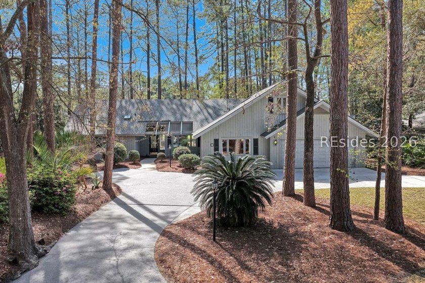 Overlooking a tranquil lagoon with expansive golf course views - Beach Home for sale in Hilton Head Island, South Carolina on Beachhouse.com