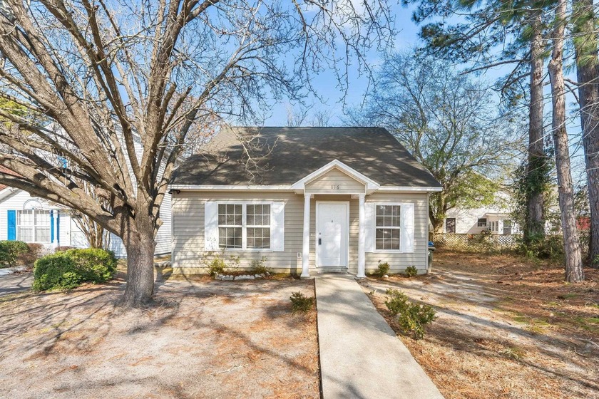 816 Mary Anna Court brings a rare opportunity; a split-level - Beach Home for sale in Myrtle Beach, South Carolina on Beachhouse.com