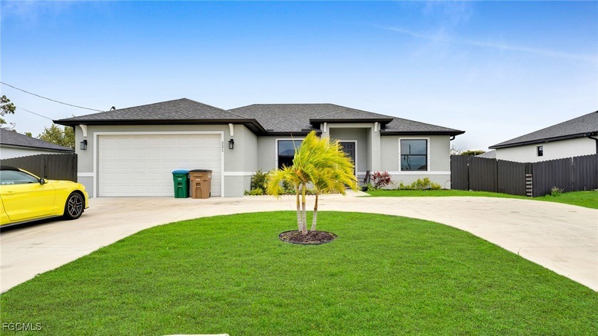 Welcome to modern Florida living in one of Cape Coral's most - Beach Home for sale in Cape Coral, Florida on Beachhouse.com