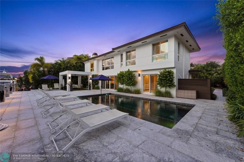 This 5 bedroom 4.5 bath plus 2 offices/den estate sits on 80' of - Beach Home for sale in Fort Lauderdale, Florida on Beachhouse.com