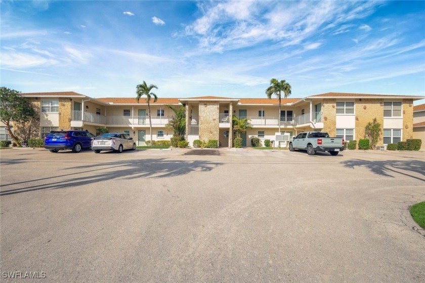 Beautiful 2 bedroom, 2 bathroom first floor condo with a wide - Beach Condo for sale in Cape Coral, Florida on Beachhouse.com