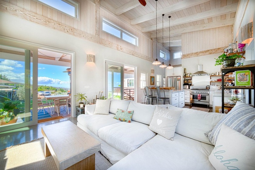 Enjoy bi-coastal views from this gorgeous custom built home in - Beach Home for sale in Kula, Hawaii on Beachhouse.com