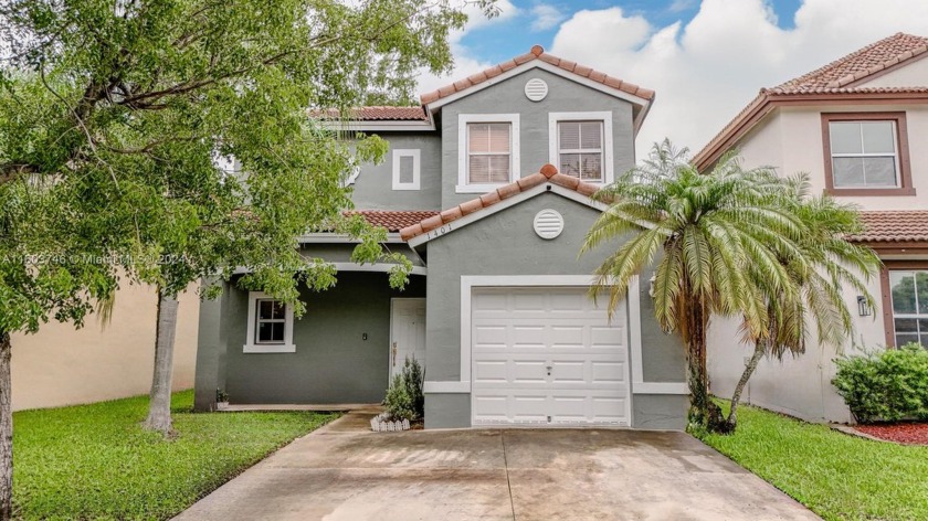 STUNNING 3 BEDROOMS 2.5 BATHROOMS HOUSE, LOCATED IN THE RESORT - Beach Home for sale in Homestead, Florida on Beachhouse.com