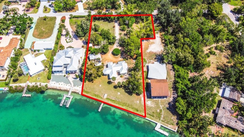 Under contract-accepting backup offers. Bring your builder and - Beach Home for sale in Nokomis, Florida on Beachhouse.com