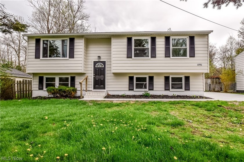Welcome to this beautifully updated home, just minutes away from - Beach Home for sale in Madison, Ohio on Beachhouse.com