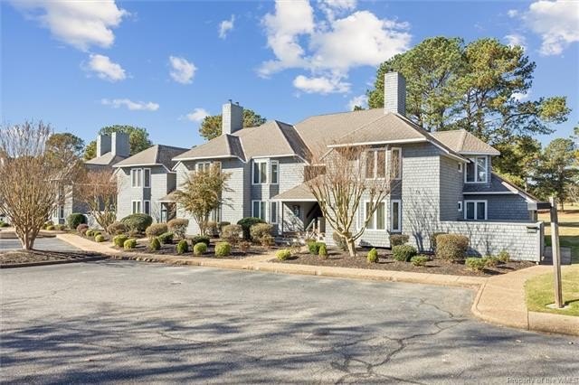 Welcome to this beautifully maintained 2-bedroom, 2-bath condo - Beach Condo for sale in Williamsburg, Virginia on Beachhouse.com