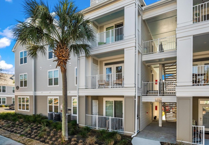 Beautifully renovated one-bedroom condo at Daniels Landing with - Beach Condo for sale in Daniel Island, South Carolina on Beachhouse.com
