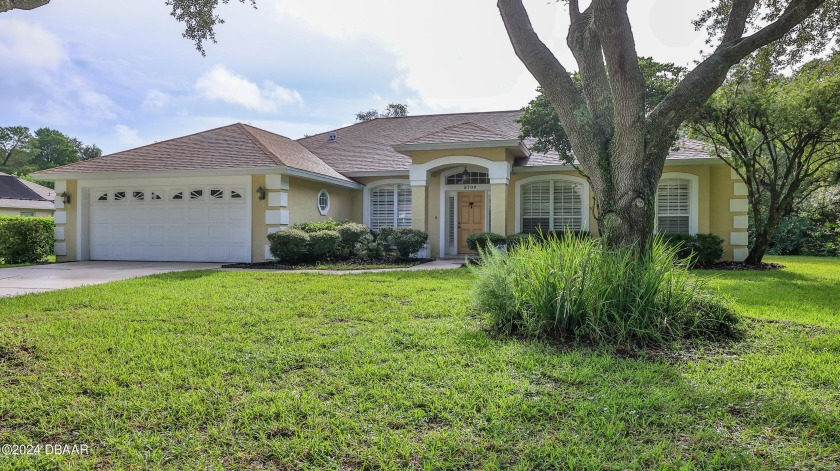 Great Home in Halifax Plantation!. Nearly 2200 Living Space - Beach Home for sale in Ormond Beach, Florida on Beachhouse.com