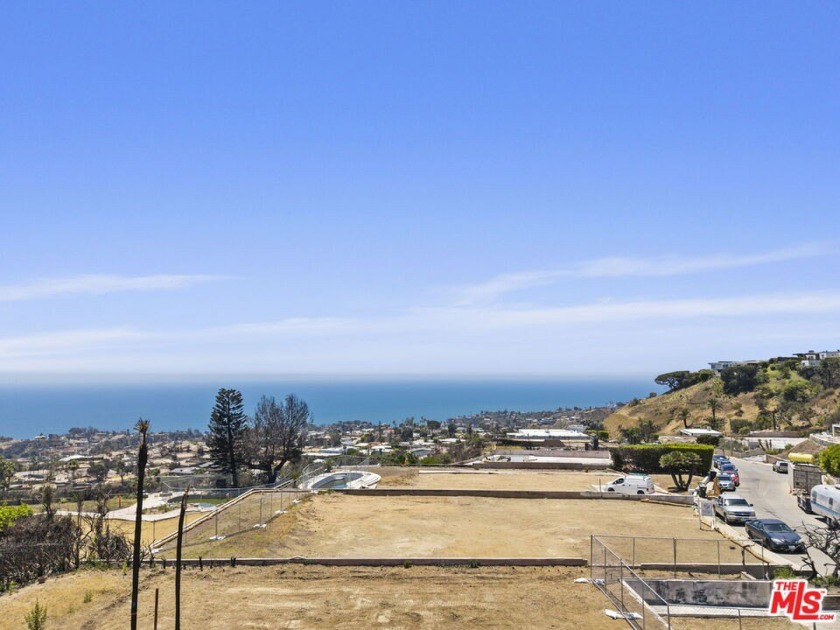 Do not call seller. Exceptional View Lot Situated in the highly - Beach Lot for sale in Pacific Palisades, California on Beachhouse.com