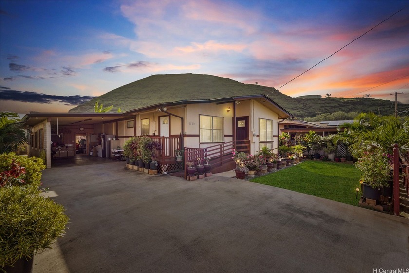 Welcome to this well-maintained 3 bedroom, 1.5 bath single - Beach Home for sale in Waianae, Hawaii on Beachhouse.com