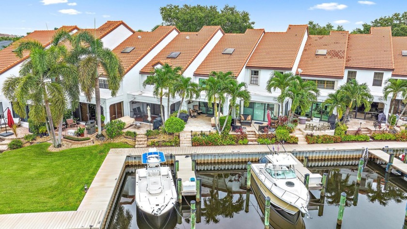 Enjoy premier waterfront living in this exceptional townhome - Beach Townhome/Townhouse for sale in Palm Beach Gardens, Florida on Beachhouse.com