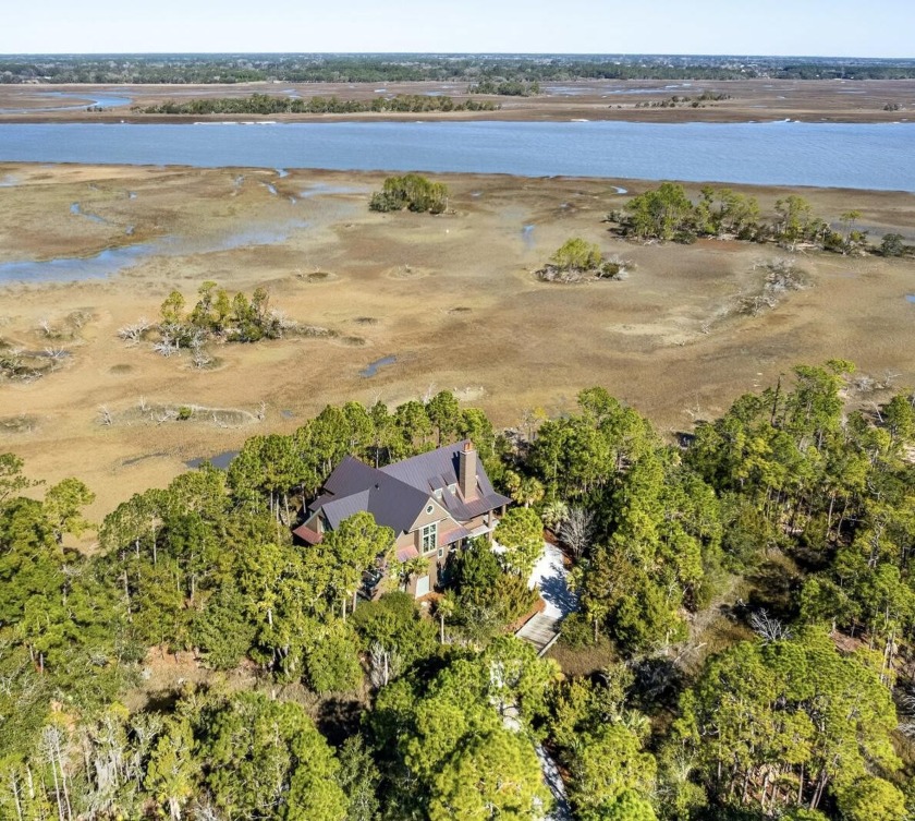 Longing for marsh views and a double river panorama? This Sifly - Beach Home for sale in Kiawah Island, South Carolina on Beachhouse.com