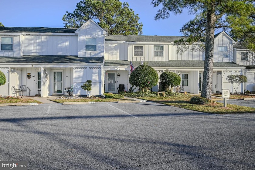 Welcome to your coastal retreat in the sought-after Mallard - Beach Townhome/Townhouse for sale in Selbyville, Delaware on Beachhouse.com