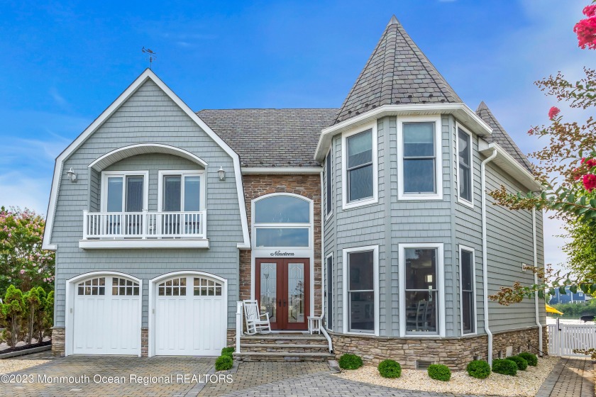 Welcome to 19 Captains Court, your luxurious coastal retreat in - Beach Home for sale in Manasquan, New Jersey on Beachhouse.com