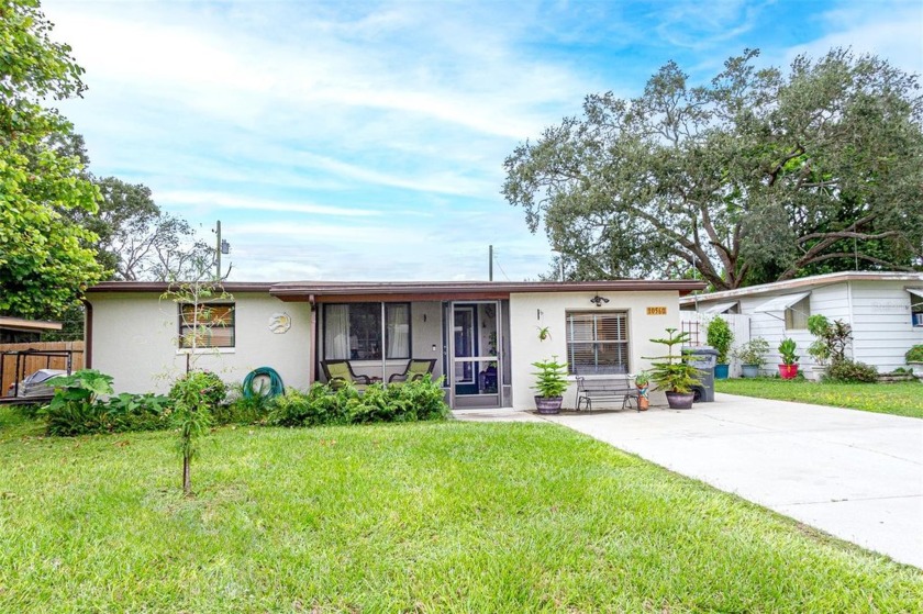 Besides being a hidden treasure, this cozy home made it through - Beach Home for sale in Largo, Florida on Beachhouse.com