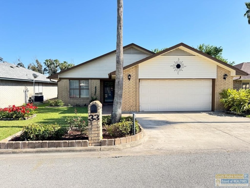 NEW PRICE! Beautifully renovated, brick veneer home on the golf - Beach Home for sale in Brownsville, Texas on Beachhouse.com