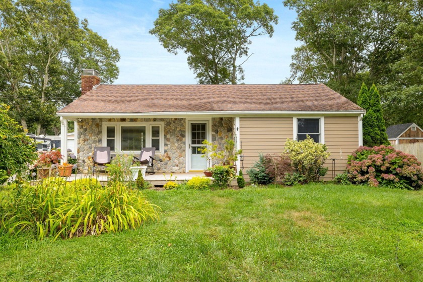 Don't miss out on this updated 2 bedroom 1 bath home with - Beach Home for sale in Hyannis, Massachusetts on Beachhouse.com