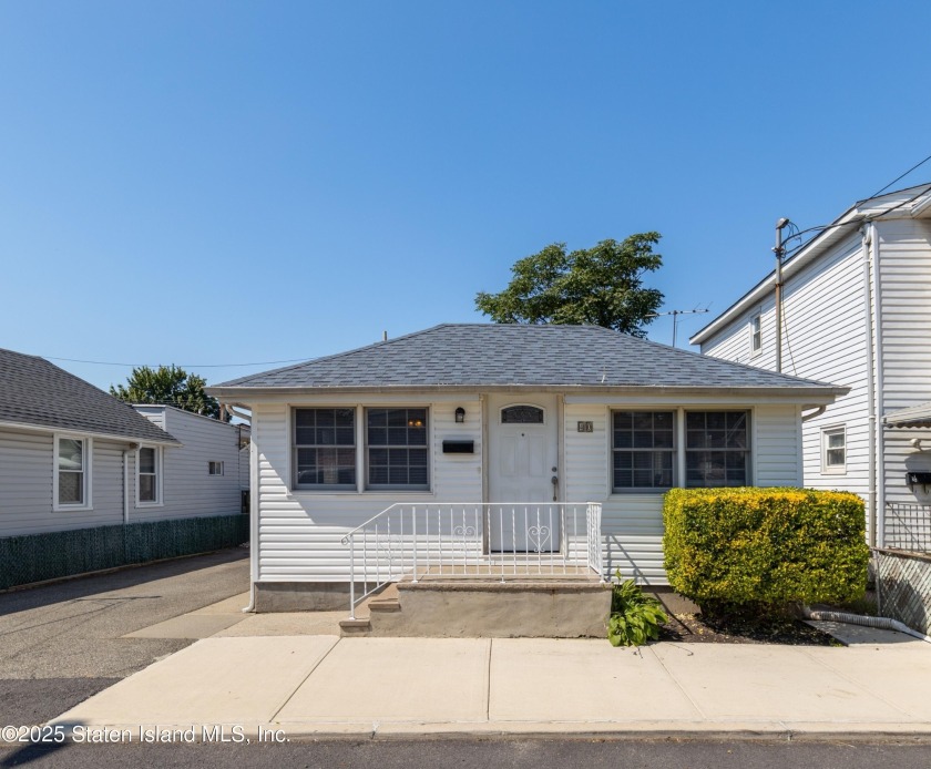 Perfect opportunity for first time homebuyers or investors, this - Beach Home for sale in Staten Island, New York on Beachhouse.com
