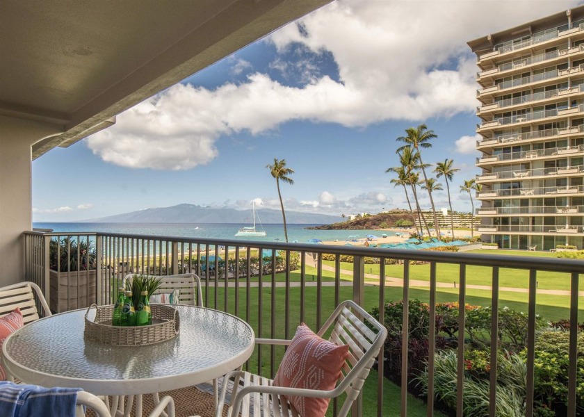 First time on the market! Held in the same family for decades - Beach Condo for sale in Lahaina, Hawaii on Beachhouse.com