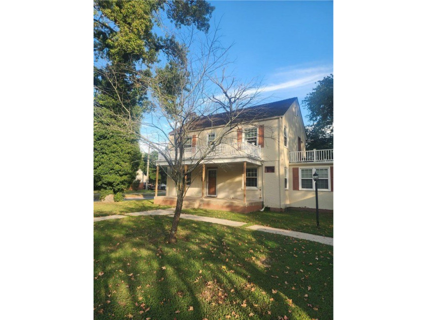 Bring your contractor and your vision--this one is ready for its - Beach Home for sale in Norfolk, Virginia on Beachhouse.com