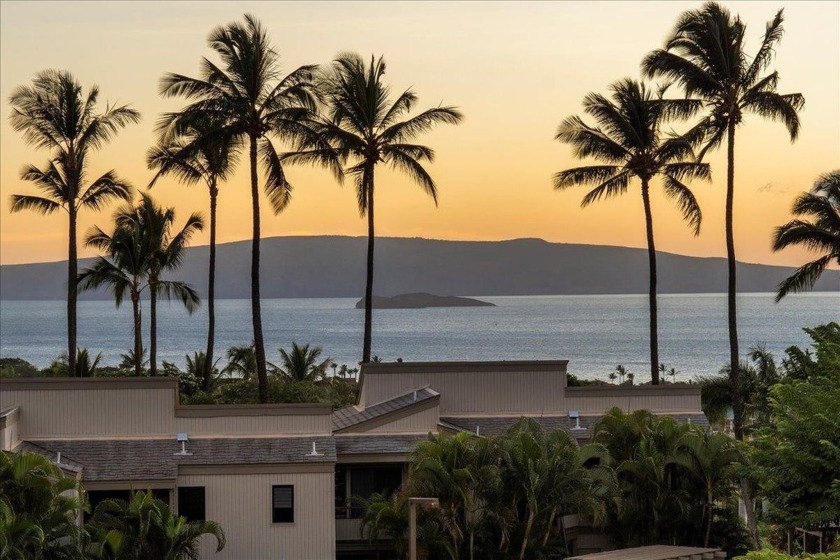 Welcome to Wailea Ekolu #1304! Enjoy breathtaking 180-degree - Beach Condo for sale in Kihei, Hawaii on Beachhouse.com