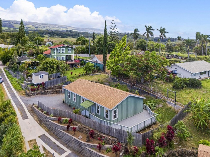 Welcome to 583 Laie Dr., a charming 4-bedroom, 2-bathroom home - Beach Home for sale in Makawao, Hawaii on Beachhouse.com