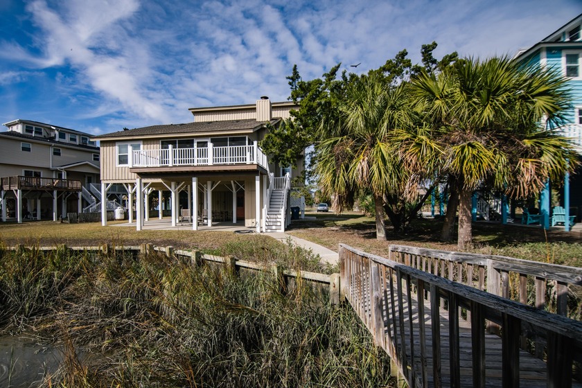 Beautiful 4BR/4BA w/ loft Lowcountry retreat, located near the - Beach Home for sale in Edisto Island, South Carolina on Beachhouse.com
