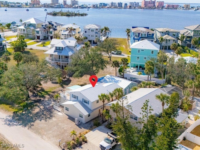 Awesome income producing property on San Carlos Island with 4 - Beach Townhome/Townhouse for sale in Fort Myers Beach, Florida on Beachhouse.com