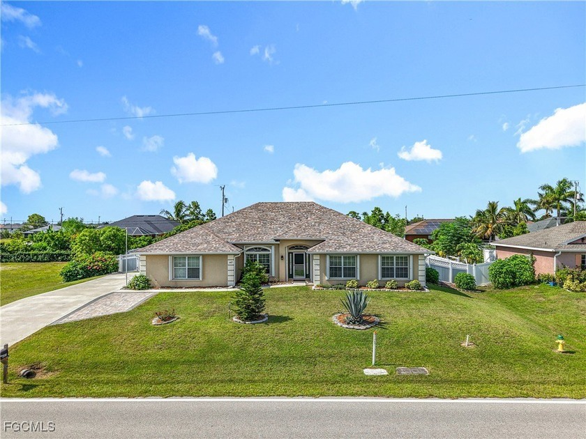 NEW PRICE & MOTIVATED SELLER! Just in time for the holidays - Beach Home for sale in Cape Coral, Florida on Beachhouse.com