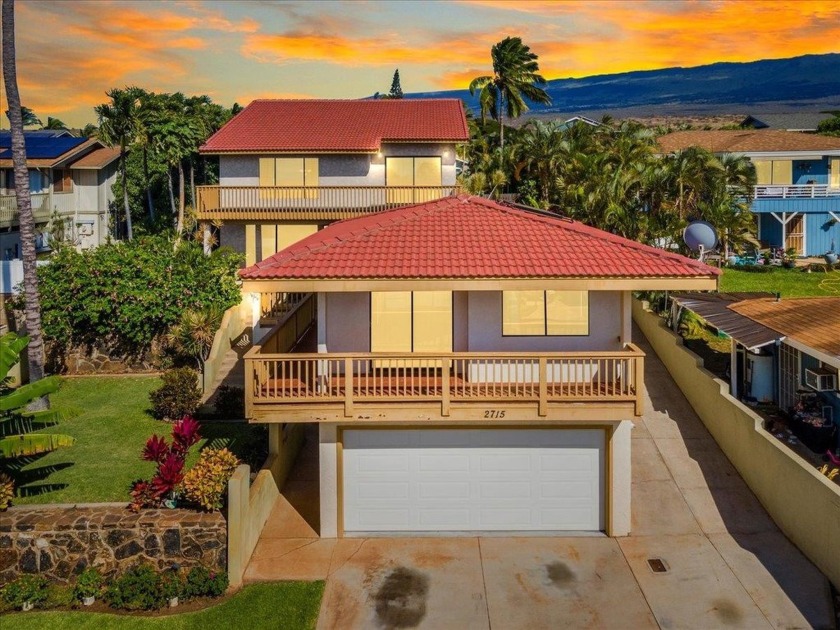 INCREDIBLE VIEWS!!!  Large Ocean and Island views with HUGE - Beach Home for sale in Kihei, Hawaii on Beachhouse.com