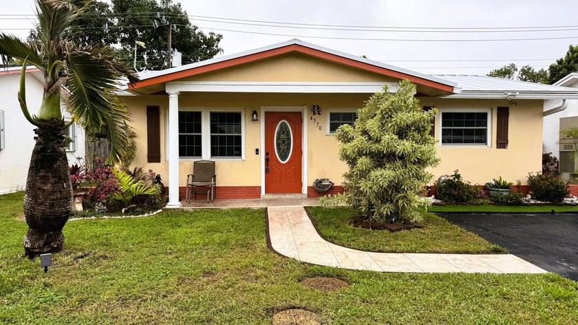 Turnkey 3 bedroom in Tamarac Lakes. It's well maintained - Beach Home for sale in Tamarac, Florida on Beachhouse.com