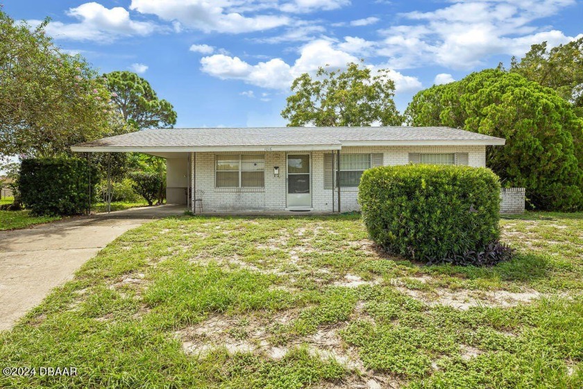 Are you looking for the perfect blank canvas for a starter home? - Beach Home for sale in Daytona Beach, Florida on Beachhouse.com