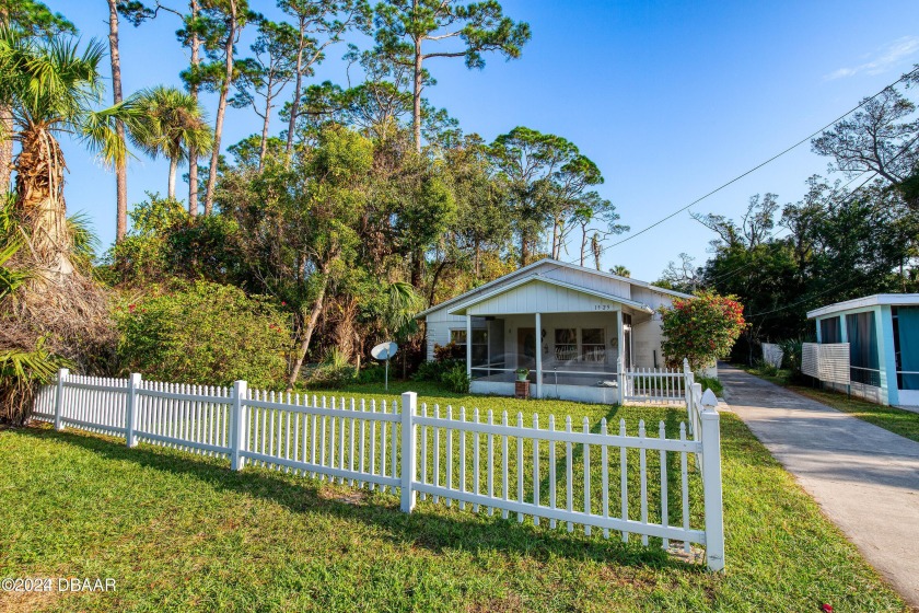 Huge 3/4 Acre home with double income potential walking distance - Beach Home for sale in Daytona Beach, Florida on Beachhouse.com