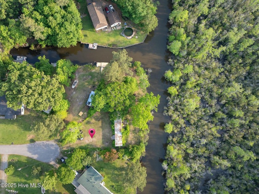 Investor Special! Welcome to WATER front living in Hertford, NC - Beach Home for sale in Hertford, North Carolina on Beachhouse.com