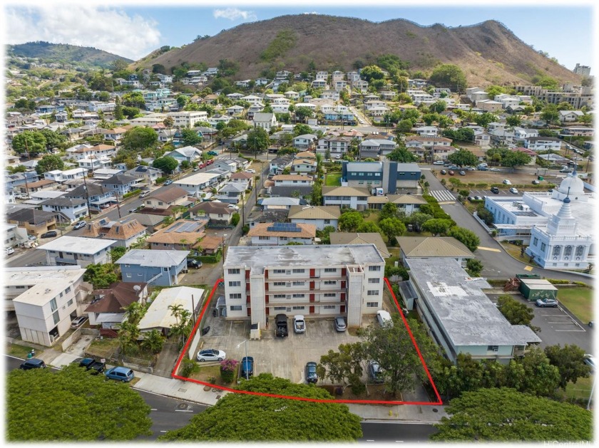 Are you a savvy real estate investor seeking a centrally-located - Beach Lot for sale in Honolulu, Hawaii on Beachhouse.com