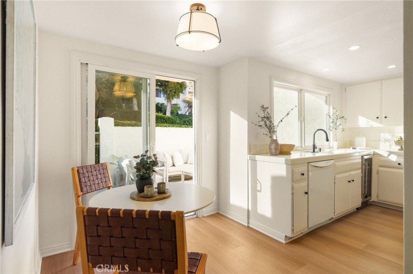 Nestled in the highly sought-after *Terraces* community of - Beach Townhome/Townhouse for sale in Rolling Hills Estates, California on Beachhouse.com