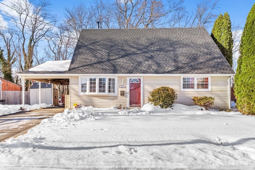 *Near Beach Waterfront Park*Charming and Comfortable Cape Cod - Beach Home for sale in Old Bridge, New Jersey on Beachhouse.com